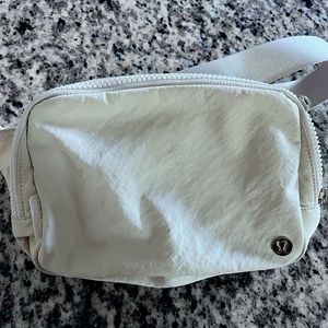Lululemon 2L Belt Bag